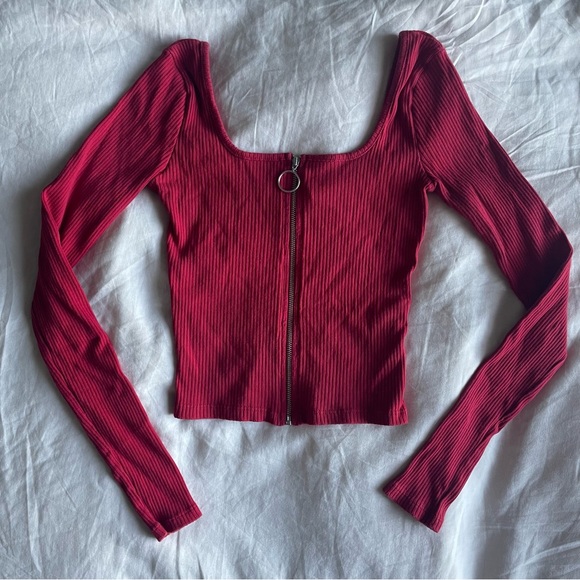 Hollister Long Sleeve zip-up Top - Picture 3 of 6